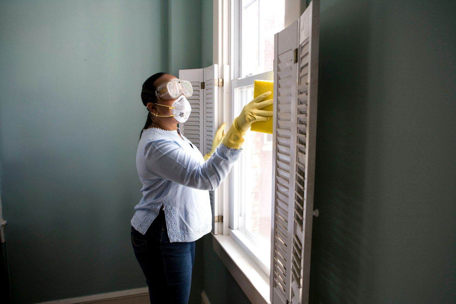 Professional window cleaning with a squeegee